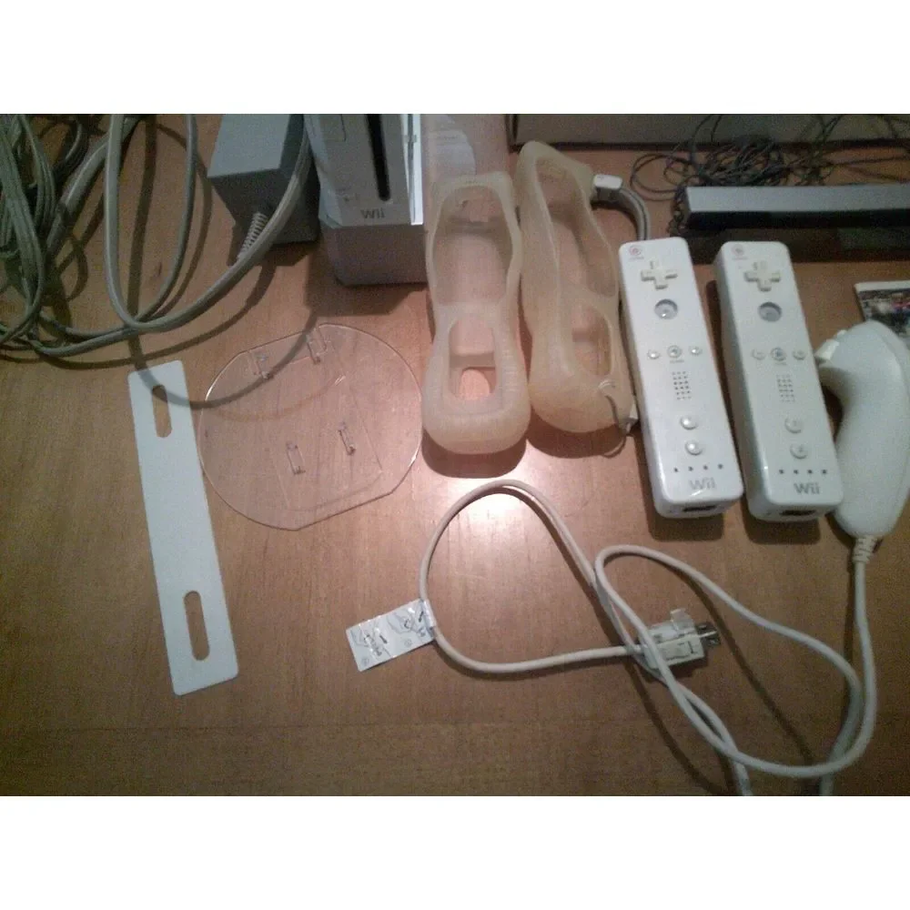 WII sports console‎ with game wireless keyboard and accessories tested works